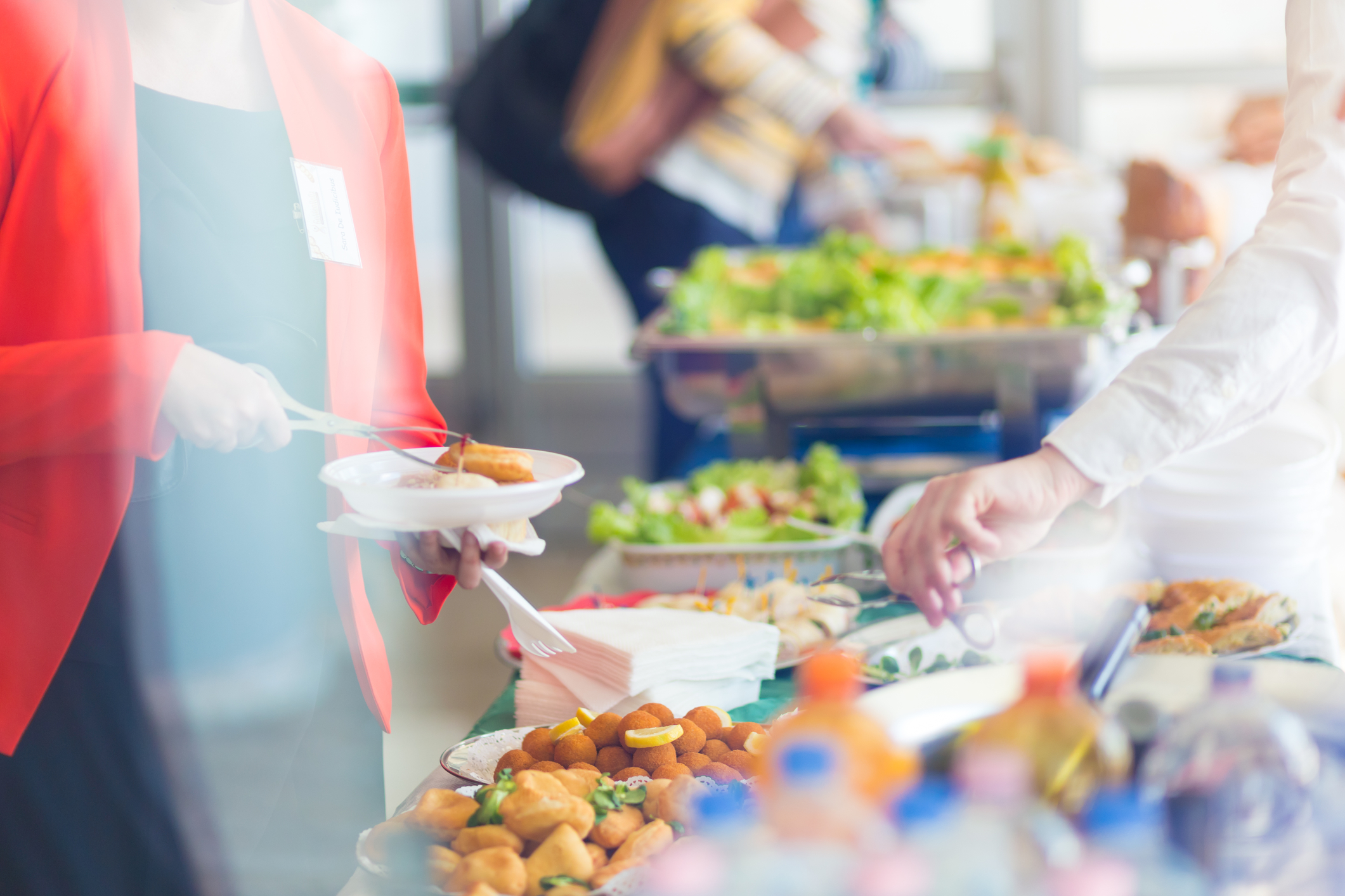5 ways to handle food at business meetings